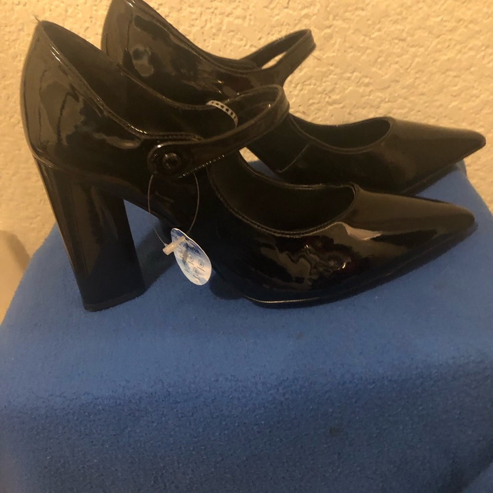New Gianni Bini Black Patent Leather Heels - Size 9 1/2